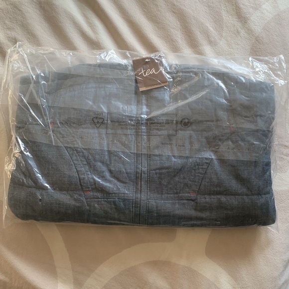 Tea collection chambray quilted vest size m 6/7 - Picture 4 of 6